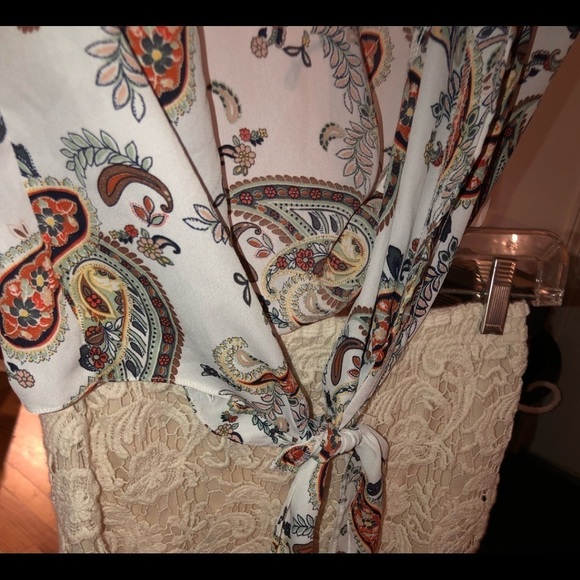 Primack size small white print short sleeve  top ties at waist - Picture 3 of 10